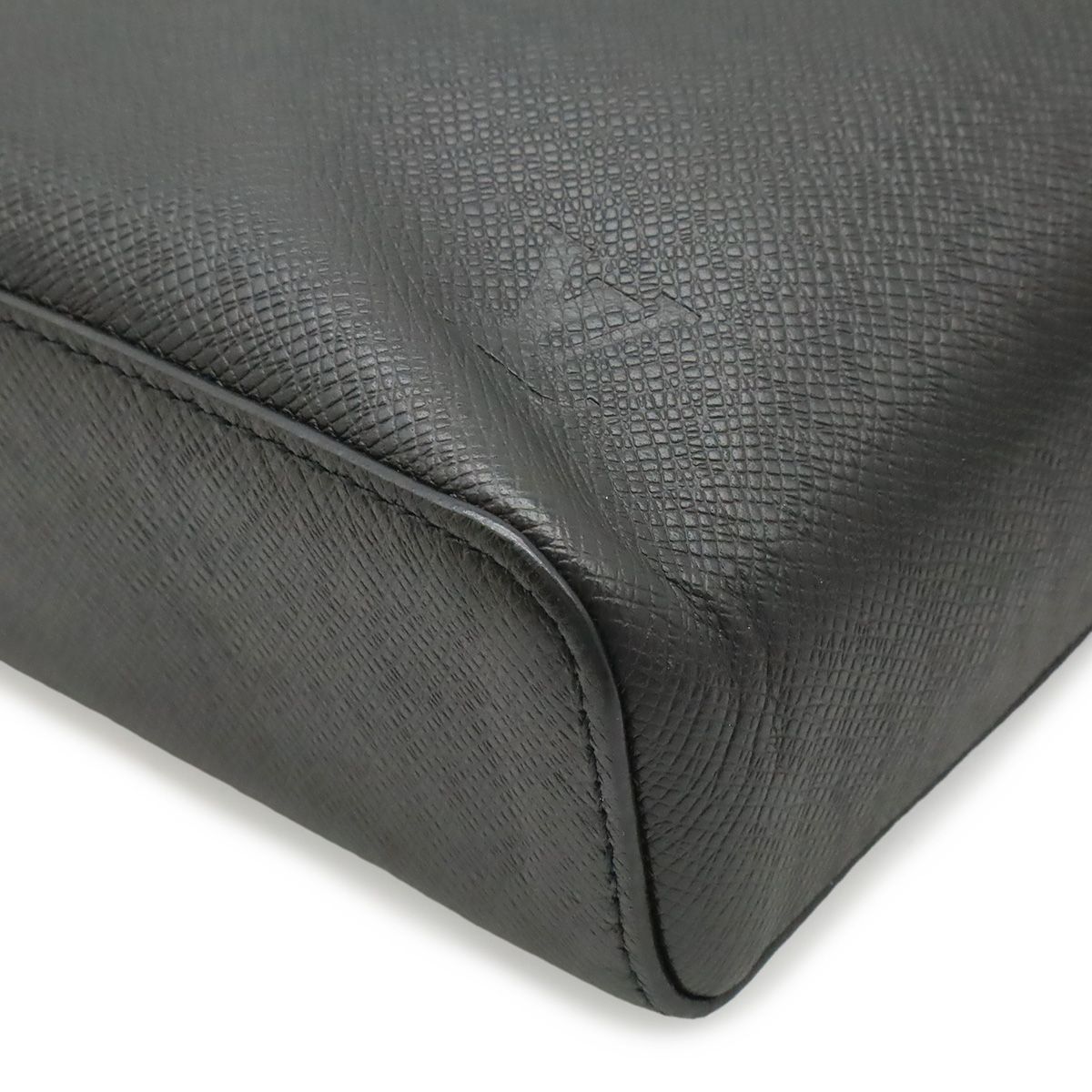 Louis Vuitton Taiga Anton Pochette Shoulder Bag Crossbody Leather Ardoise Black — view 3
