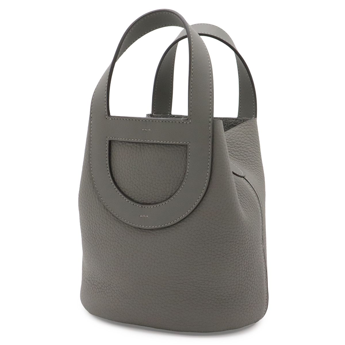 Hermes in the Loop 18 Tote Taurillon Clemence Veau Grimeia Gold — view 2