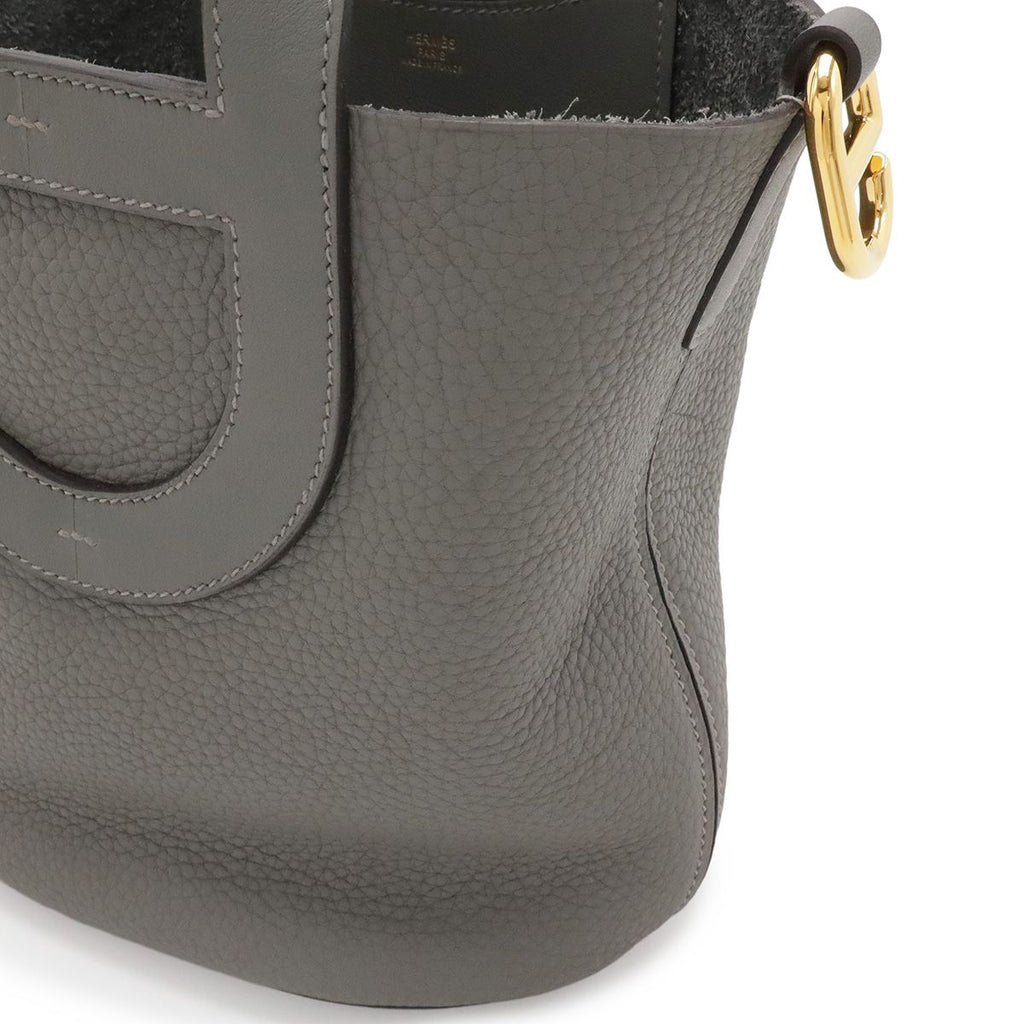 Hermes in the Loop 18 Tote Taurillon Clemence Veau Grimeia Gold — view 4