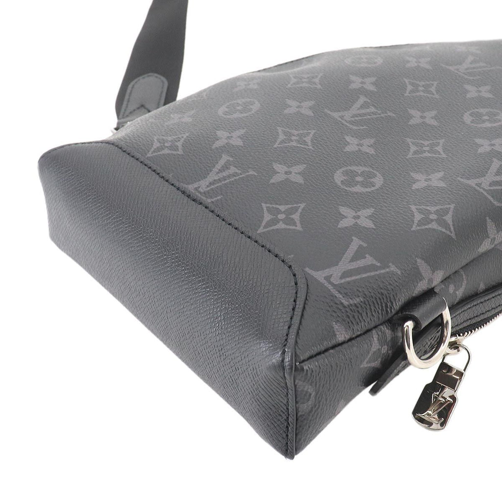 Louis Vuitton Taigarama Duo Sling Bag Noir — view 9