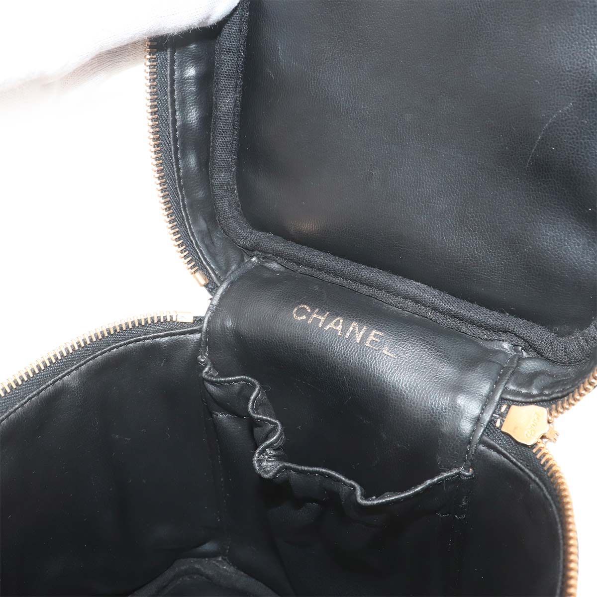 Chanel Vanity Hand Bag Caviar Leather Black CC Logo Gold — view 7