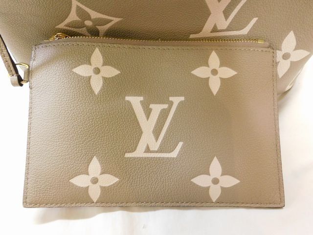Louis Vuitton Neo Noe MM Tourtore Cream Bicolor Monogram Empreinte 2-Way — view 4