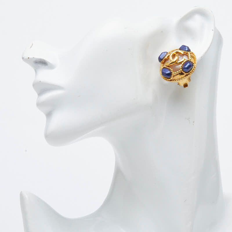 Chanel CC Logo Vintage Round Earrings 95 Gold Blue Plated Faux Pearl — view 5