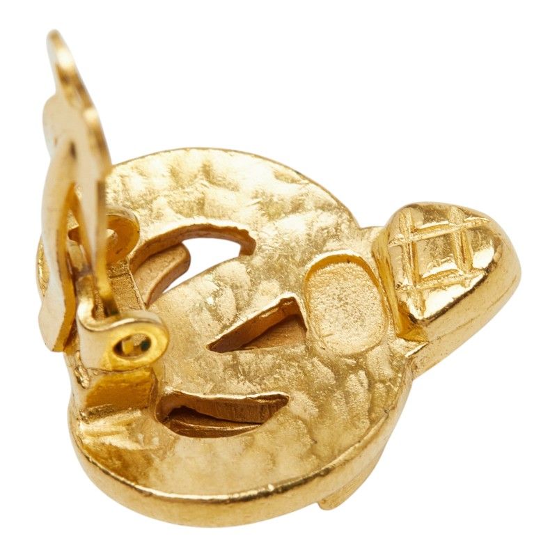 Chanel CC Logo Heart Motif Earrings Gold Plated — view 5