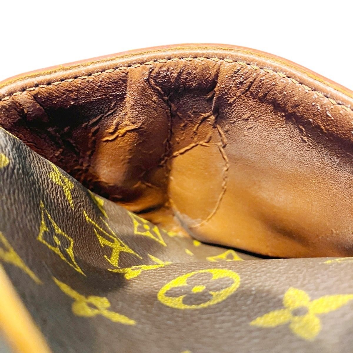 Louis Vuitton Danube Monogram Shoulder Bag Canvas — view 9