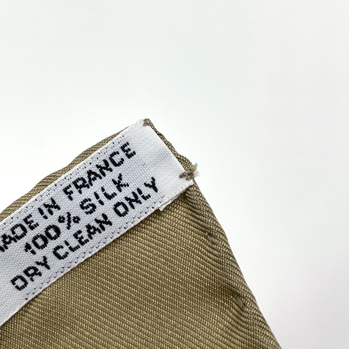 Hermes Carre 90 Kimonos Et Inros Kimono and Inro Scarf Silk Khaki Multicolor — view 3