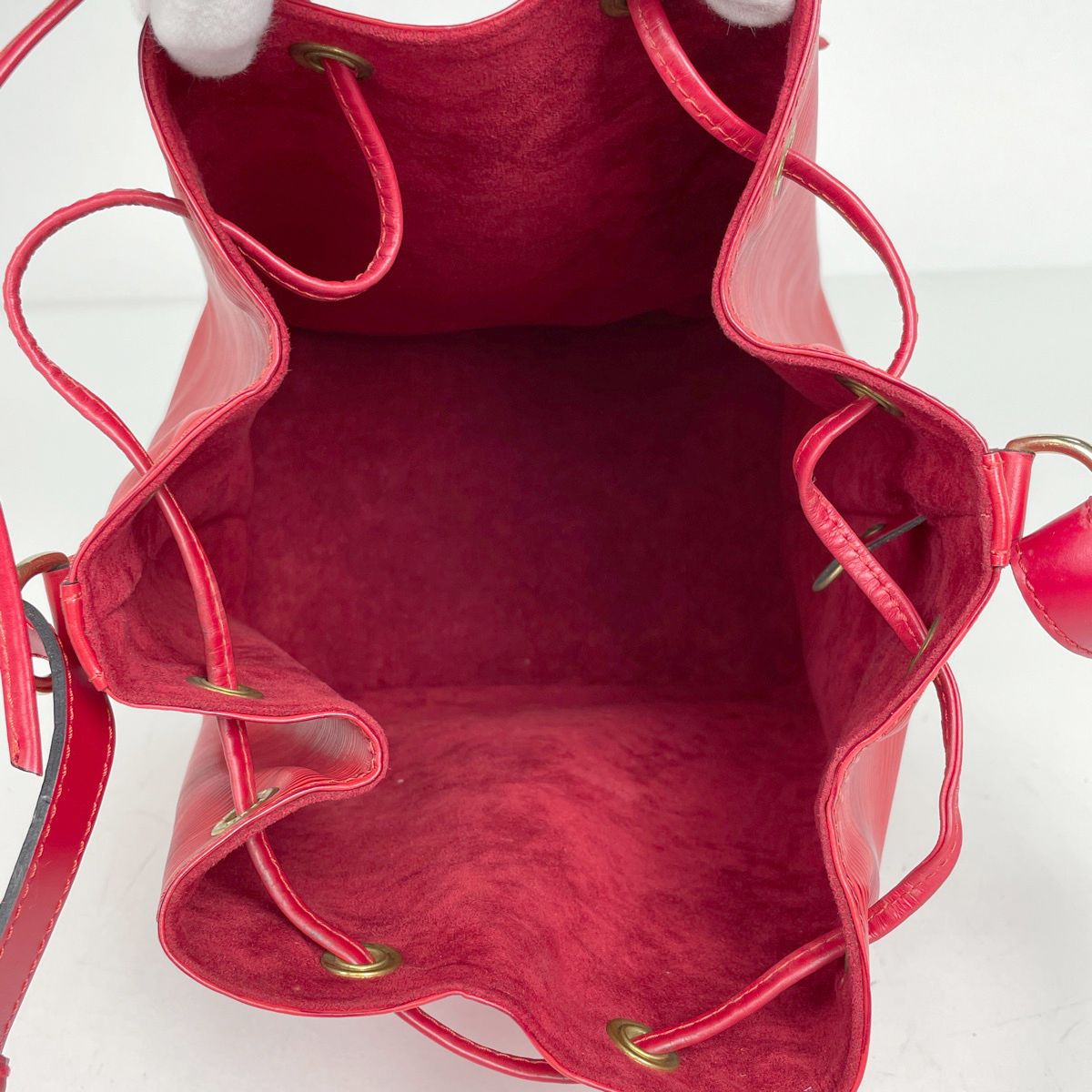 Louis Vuitton Noe Drawstring Shoulder Bag Epi Castilian — view 7