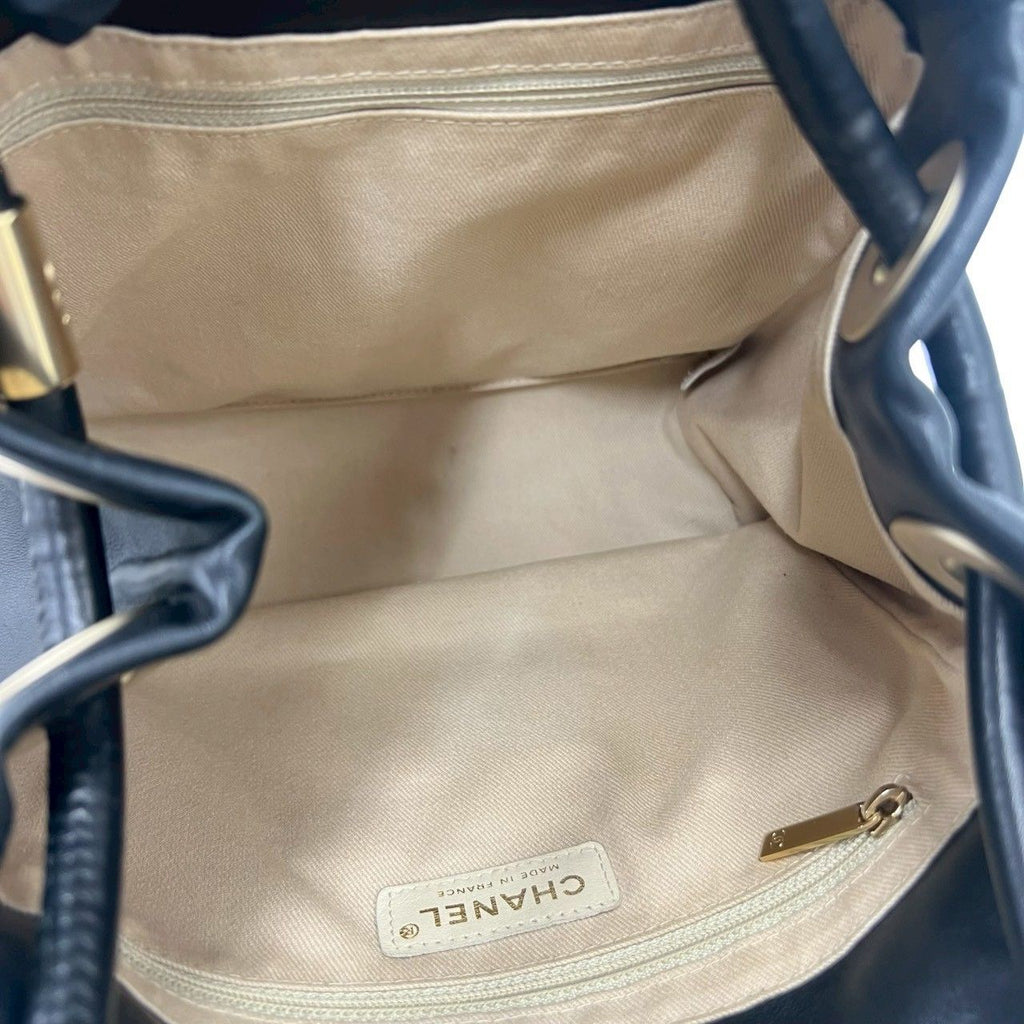 Chanel Camellia Leather Shoulder Bag Tote Black — view 9