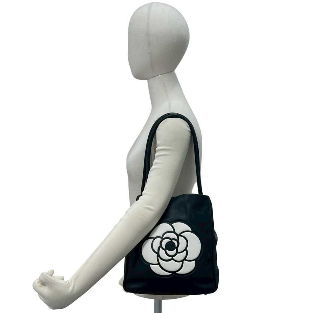 Chanel Camellia Leather Shoulder Bag Tote Black — view 2