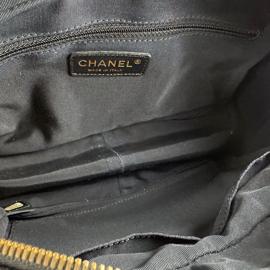 Chanel Handbag Petit Timeless — view 5