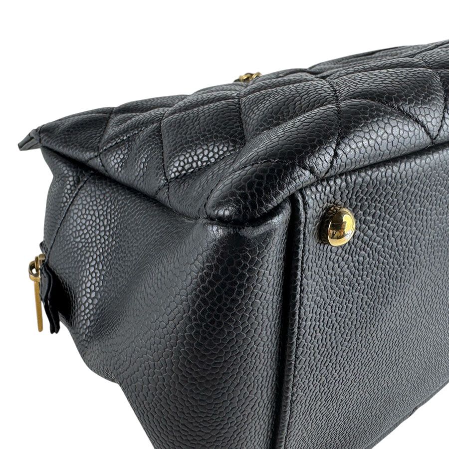 Chanel Handbag Petit Timeless — view 9