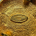 Chanel Brooch CC Logo Gold Metal Vintage Round — view 5