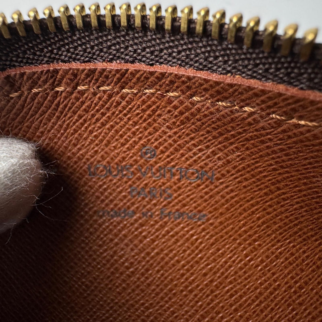 Louis Vuitton Monogram Vintage Papillon 30 Pouch — view 6