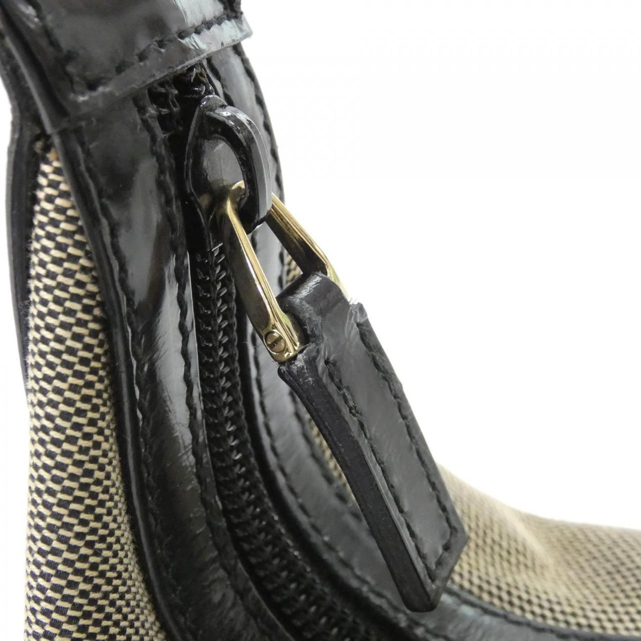 Gucci Vintage 001 Shoulder — view 9