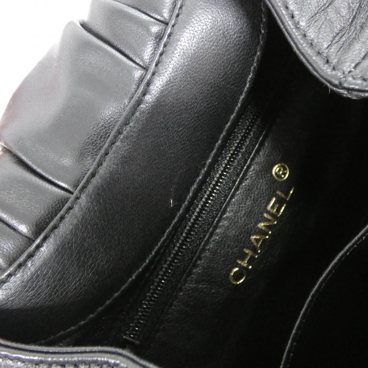 Chanel Vintage Bag Handbag Black — view 9