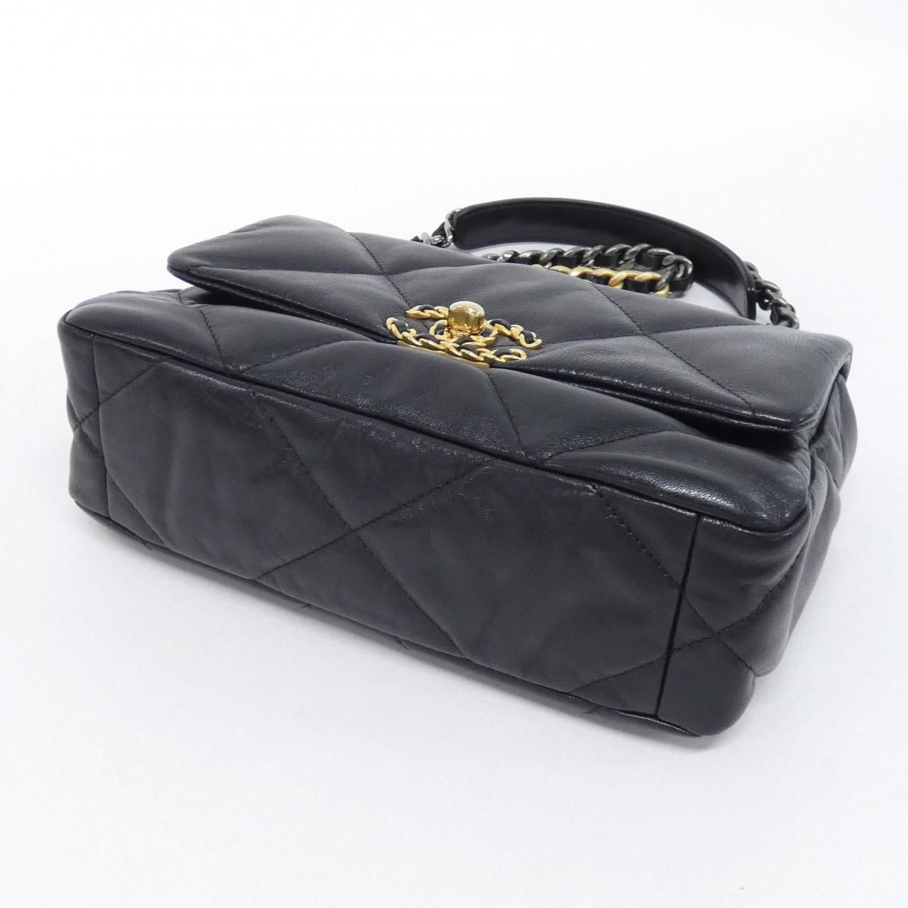 Chanel 19 Line Shoulder — view 3
