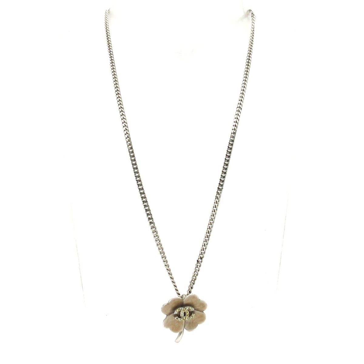 Chanel Necklace Silver Beige Clover CC Logo — view 2
