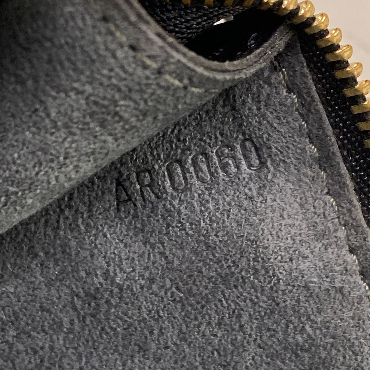 Louis Vuitton Handbag Epi Pochette 21 Noir Leather — view 9