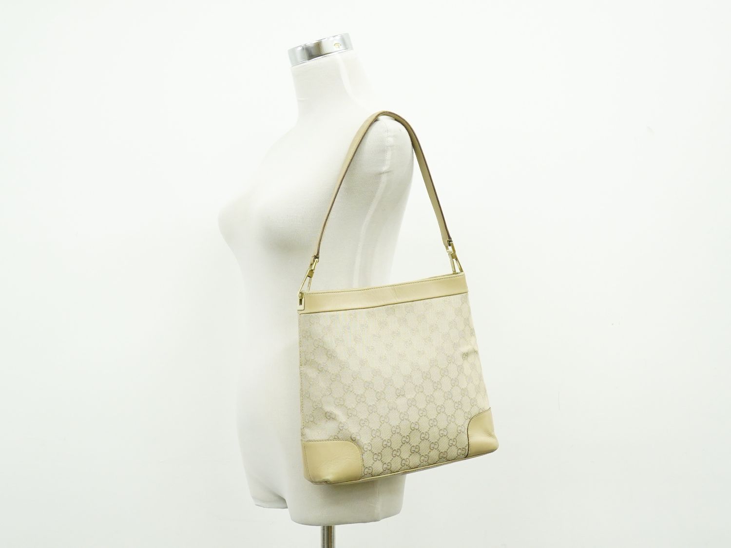 Gucci GG Canvas Shoulder Bag Beige — view 6