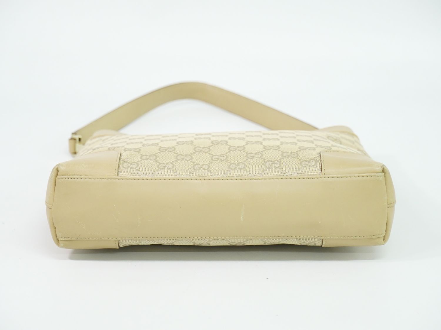 Gucci GG Canvas Shoulder Bag Beige — view 3