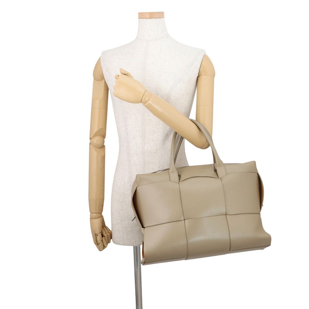 Bottega Veneta Handbag Arco Leather 2-Way — view 4