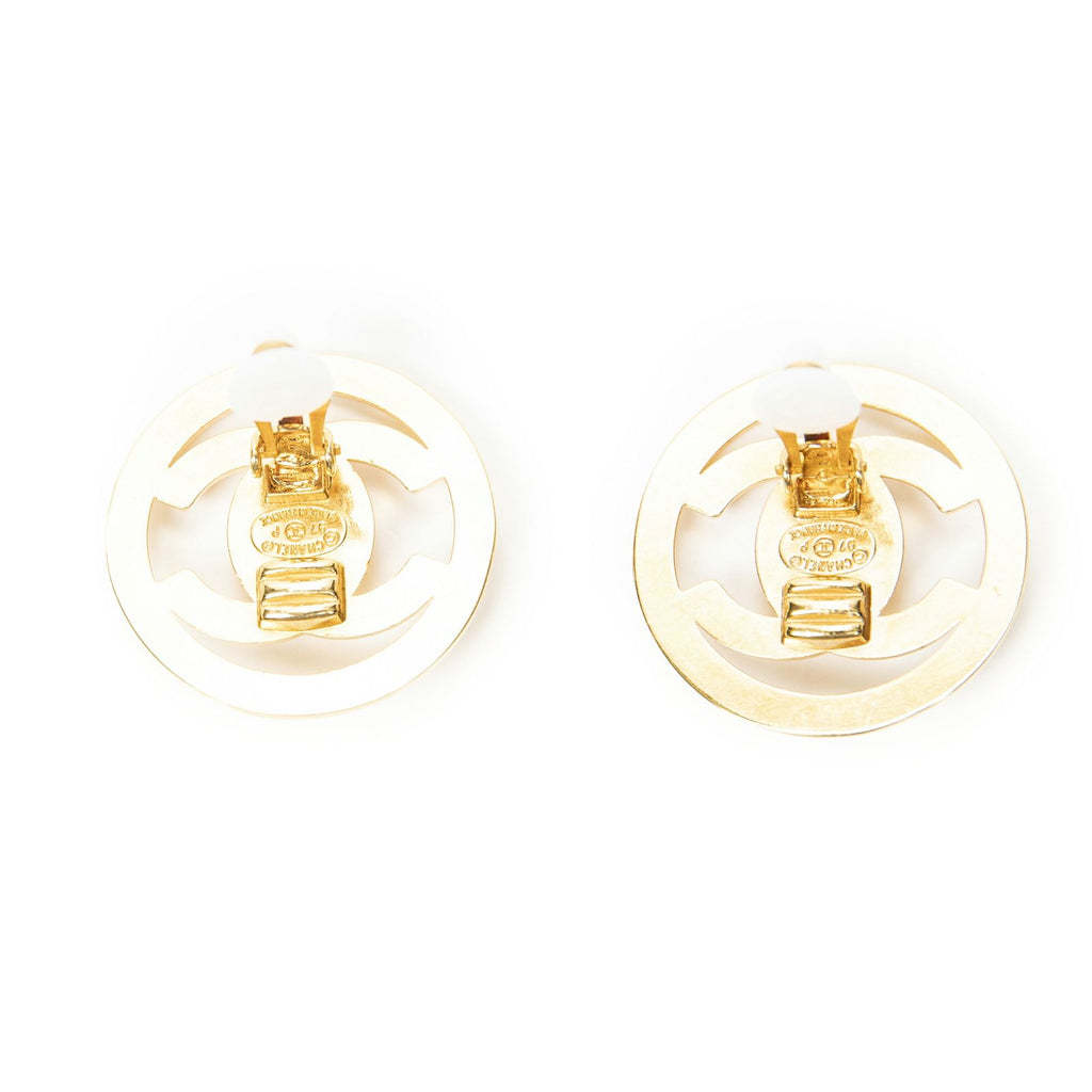 Chanel CC Logo Round Clip Type Earrings Gold Plated — view 3