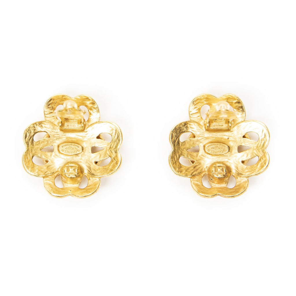 Chanel CC Logo Heart Clip Type Necklace Gold Plated — view 3