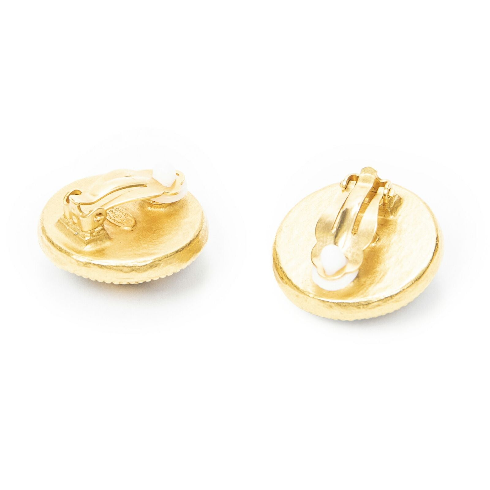 Chanel Large CC Round Clip on Earrings Gold Plated — view 2