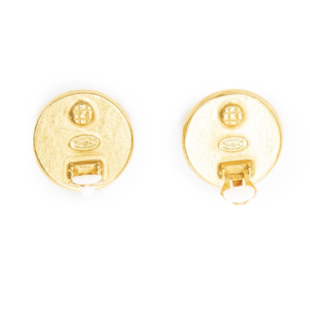 Chanel Large CC Round Clip on Earrings Gold Plated — view 3