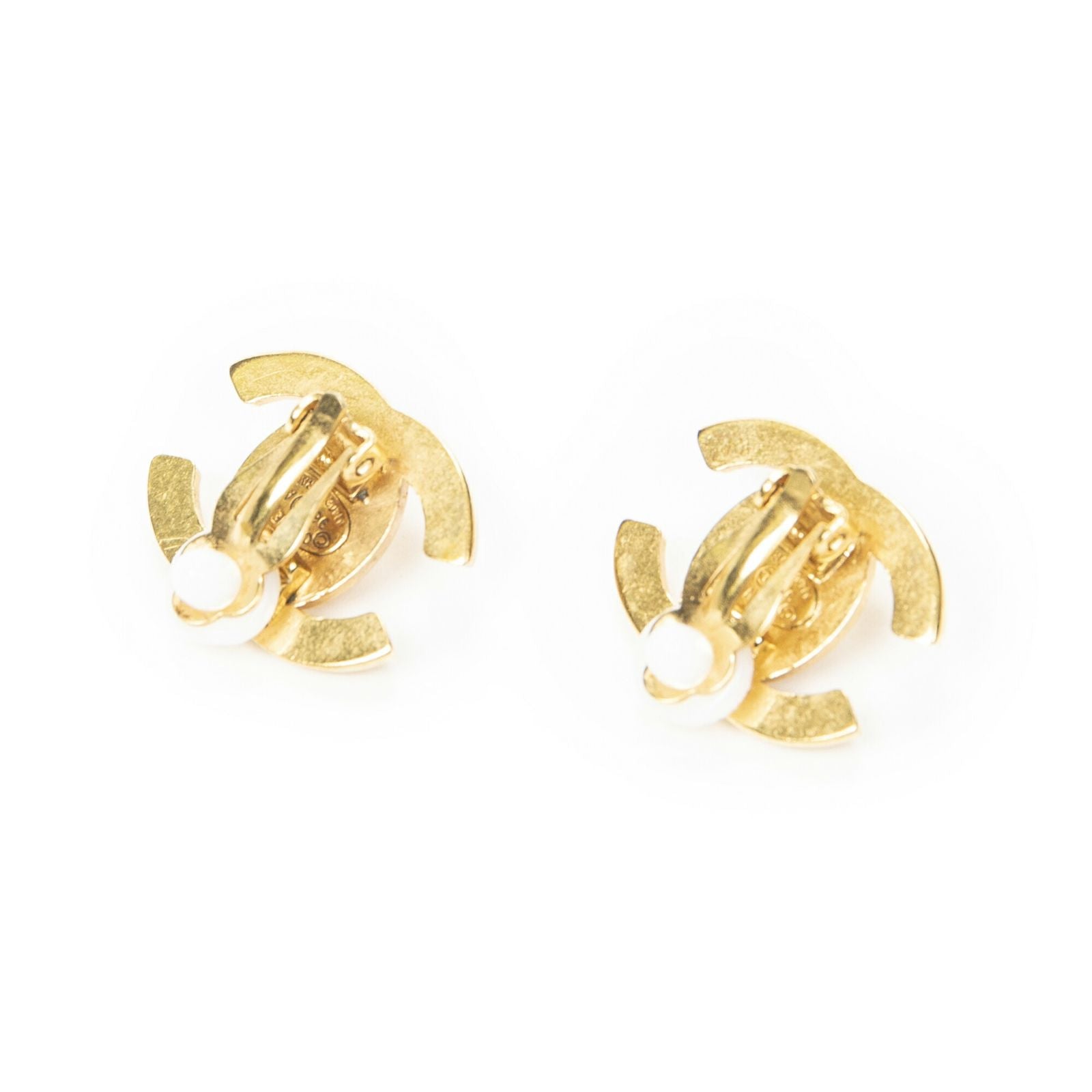 Chanel CC Turnlock Clip on Earrings Gold Plated — view 2