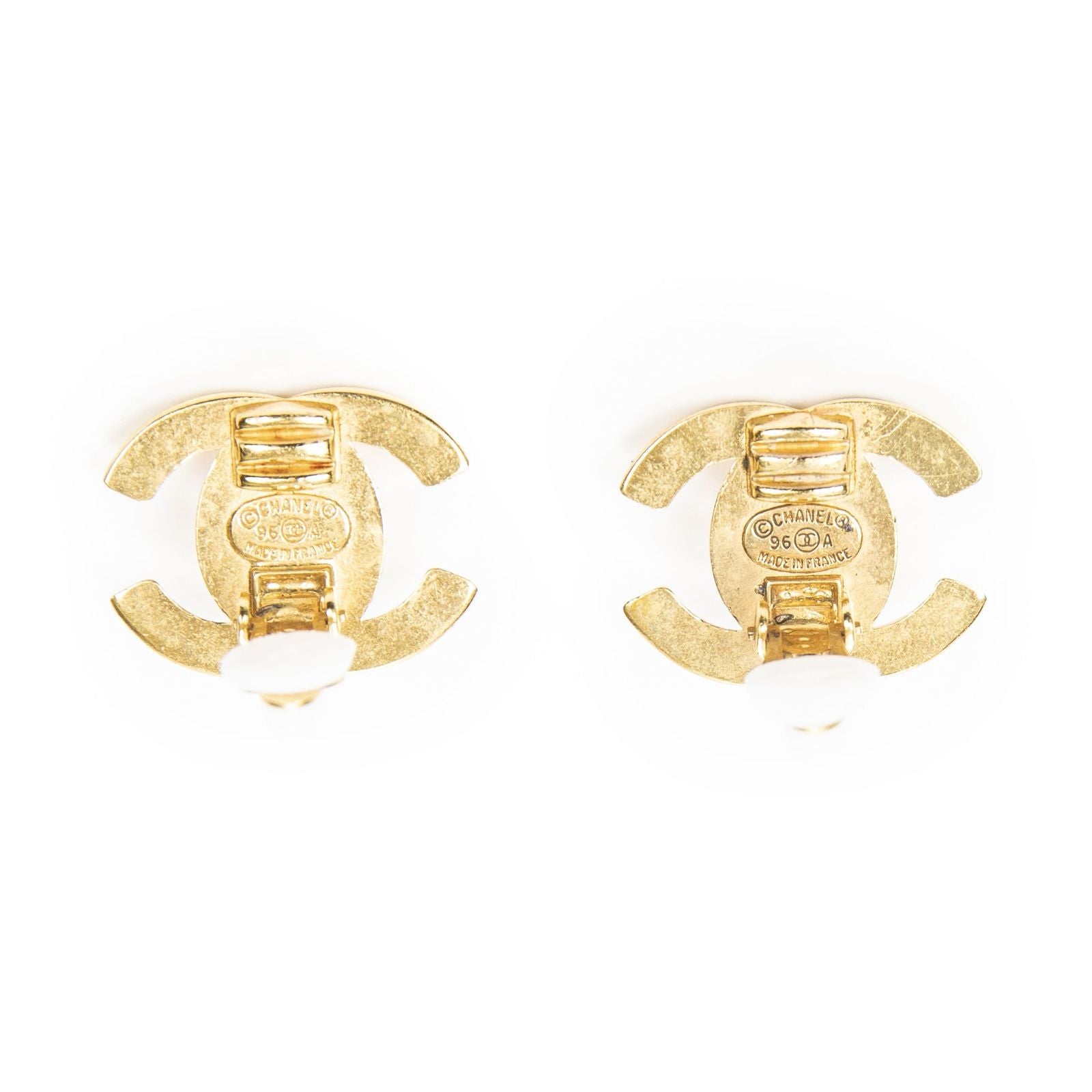 Chanel CC Turnlock Clip on Earrings Gold Plated — view 3