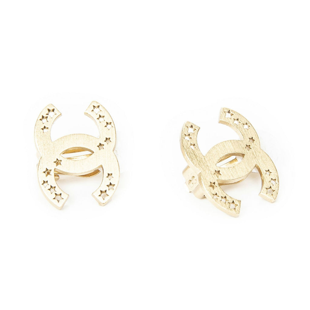 Chanel CC Logo Square Clip Type Earrings Gold Plated — view 3