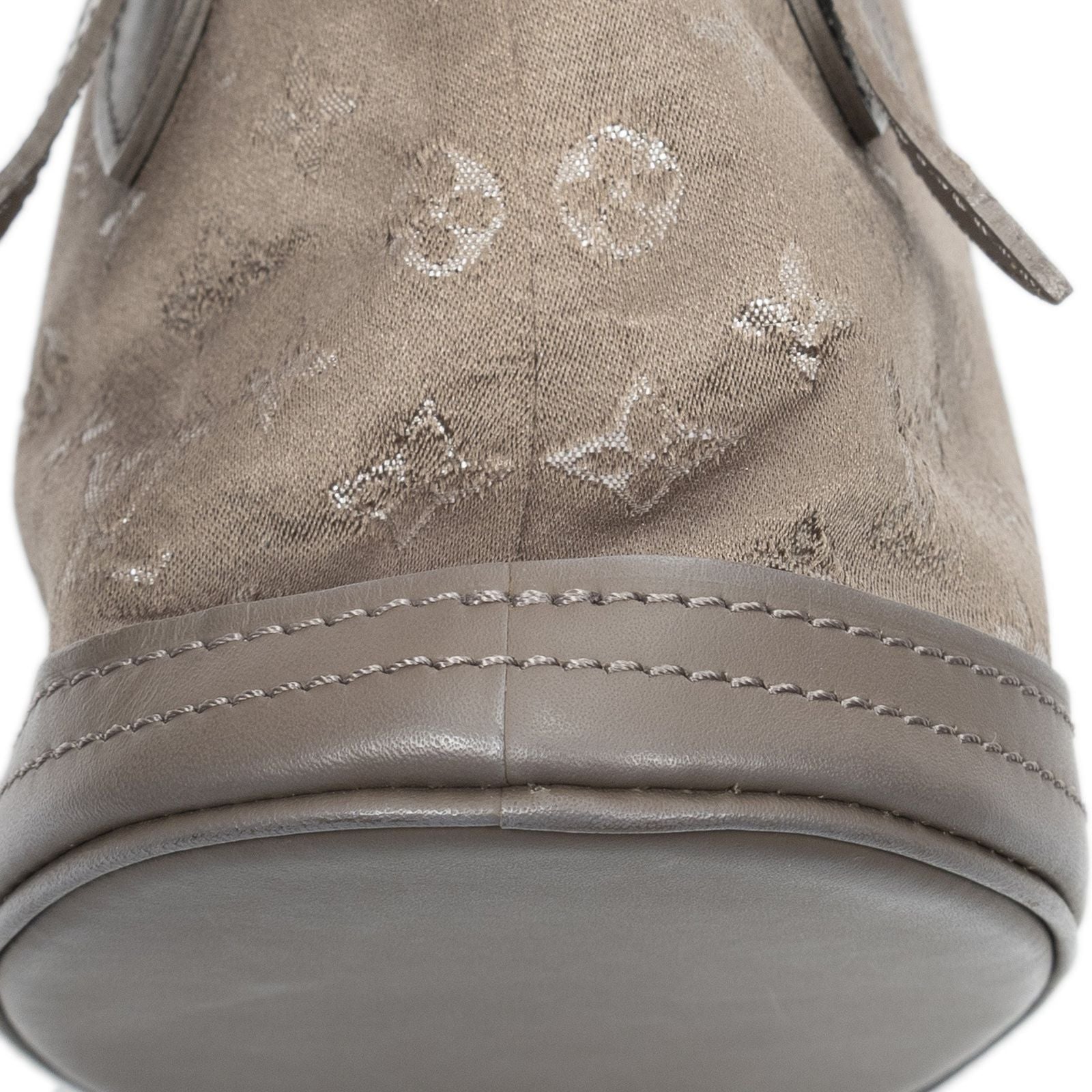 Louis Vuitton Micro Mini Bucket Taupe Monogram Satin — view 7