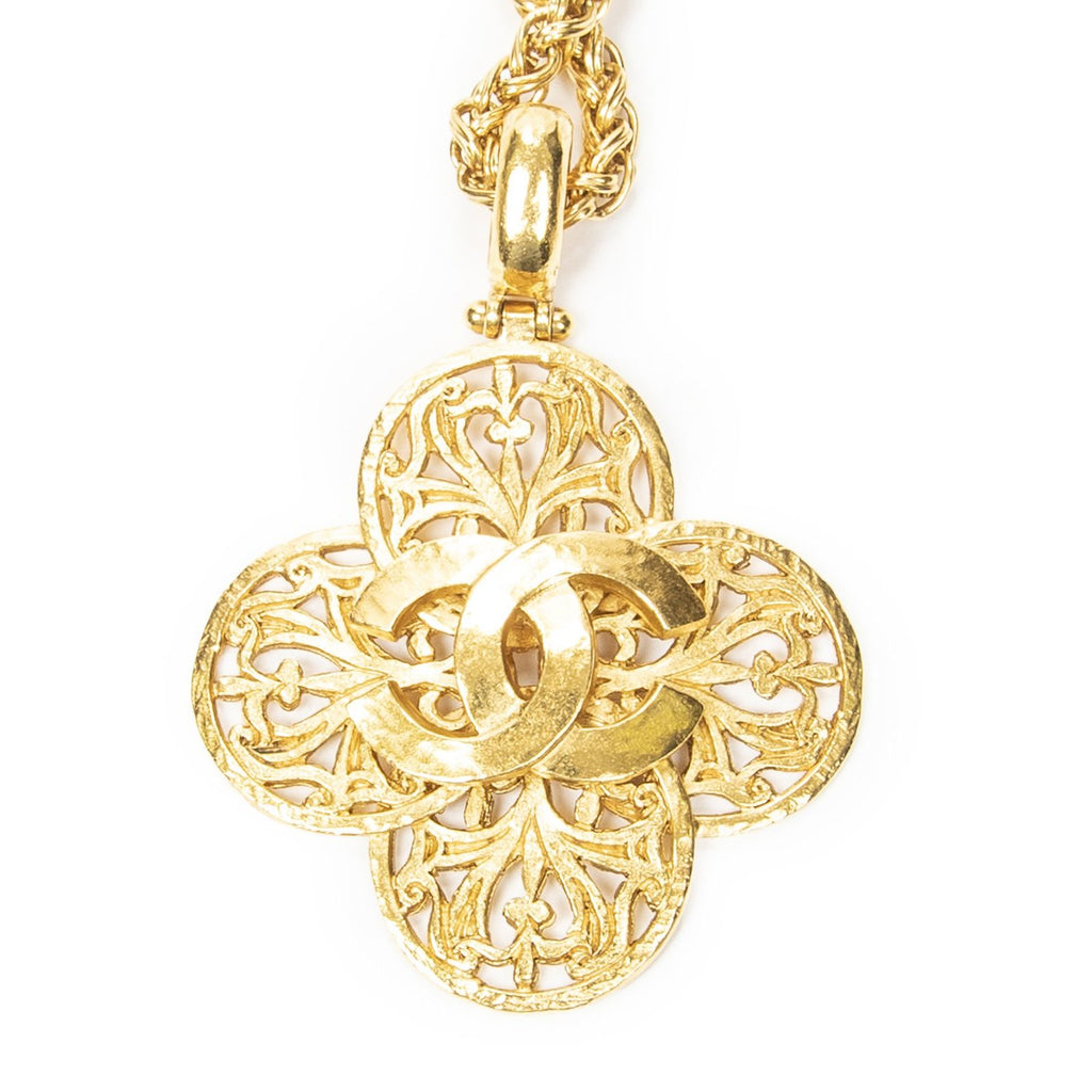 Chanel CC Logo Clover Pendant Chain Necklace Gold Plated — view 2