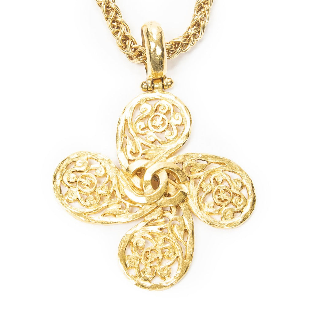 Chanel CC Paisley Pendant Gold Plated — view 2