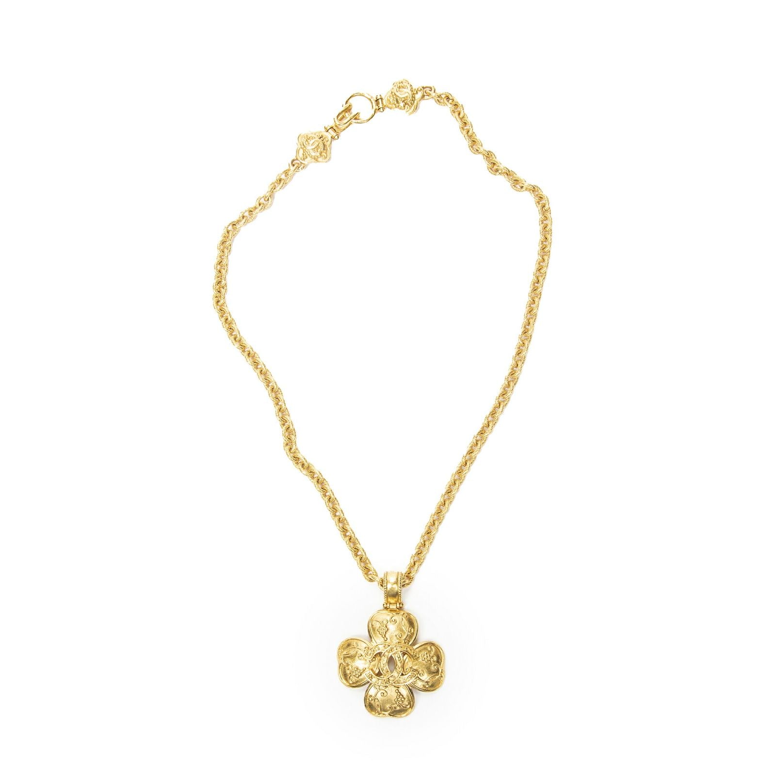 Chanel CC Logo Clover Pendant Chain Necklace Gold Plated