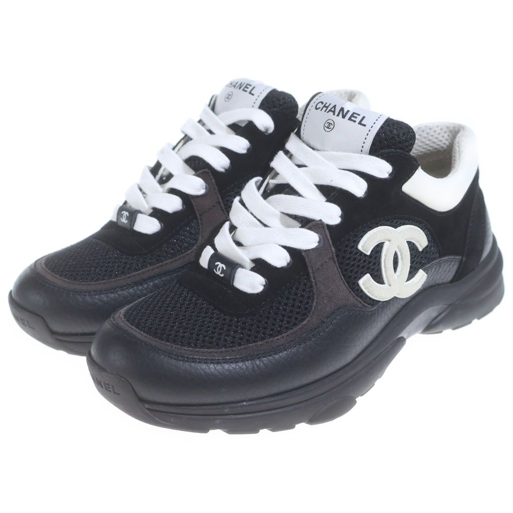 Chanel CC Logo Low Cut Sneakers Black — view 2