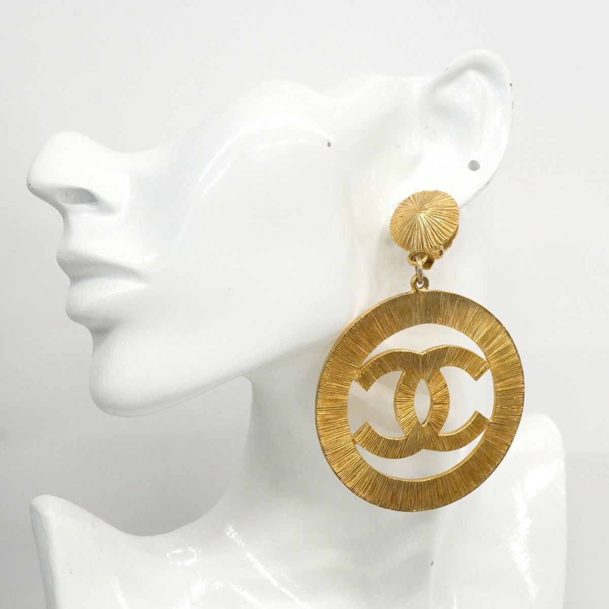 Chanel Earrings Vintage CC Logo Round — view 5