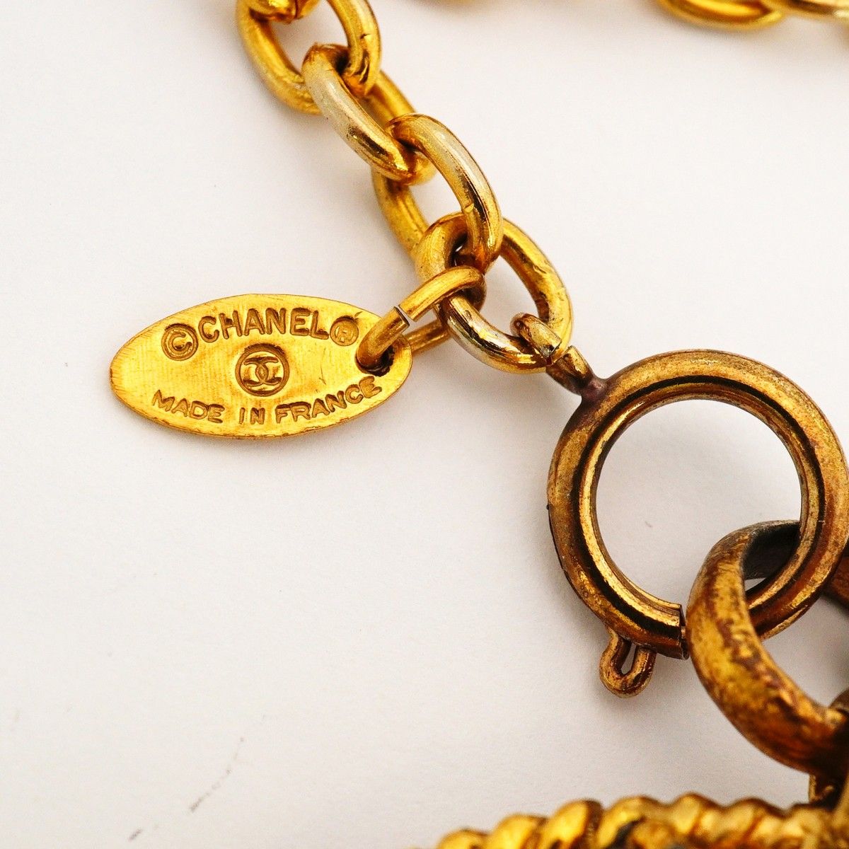 Chanel Necklace Vintage CC Logo Loupe Gold Plated — view 5