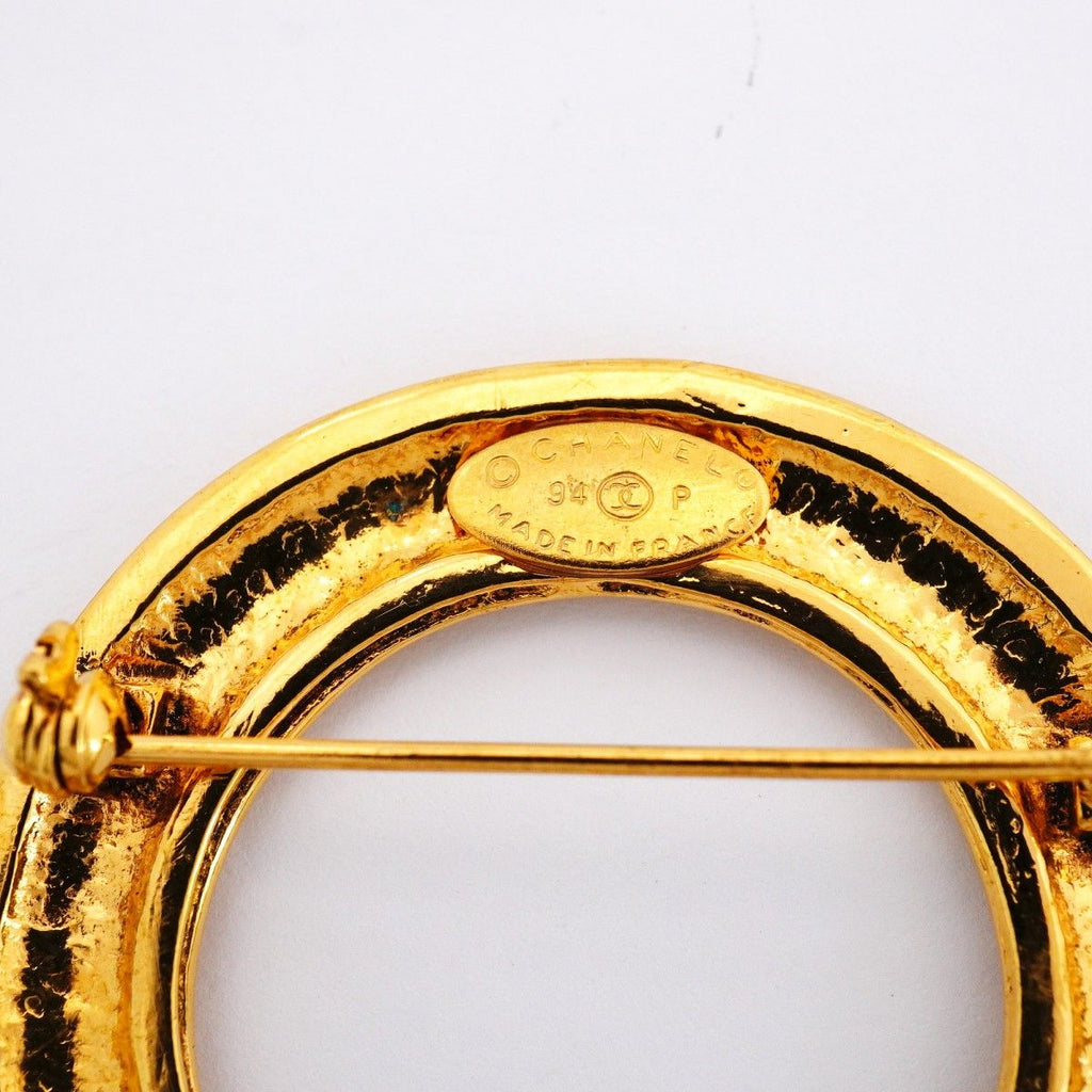 Chanel Brooch Vintage CC Logo Round — view 4