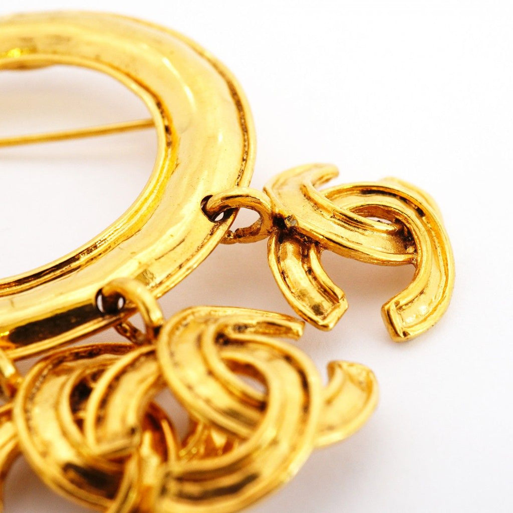 Chanel Brooch Vintage CC Logo Round — view 9