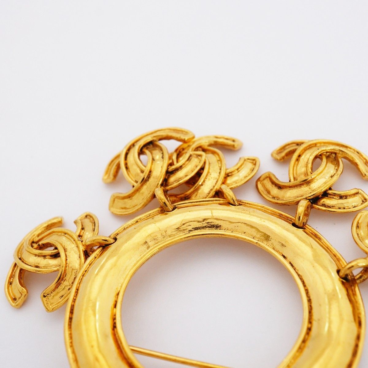 Chanel Brooch Vintage CC Logo Round — view 7
