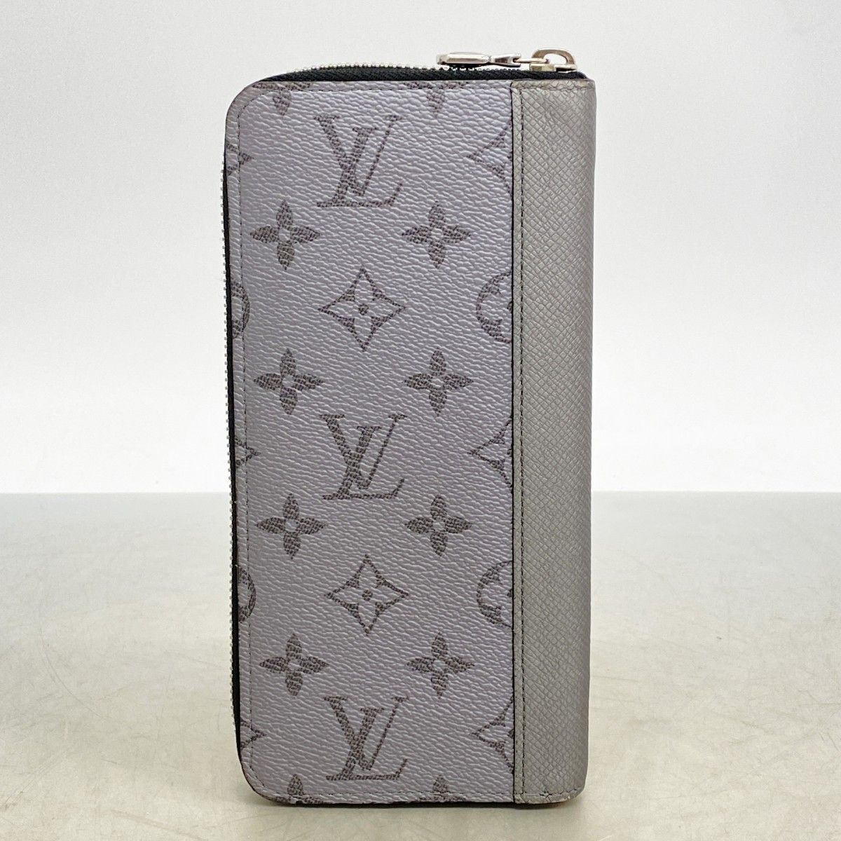 Louis Vuitton Wallet Taigarama Zippy Vertical Silver — view 8