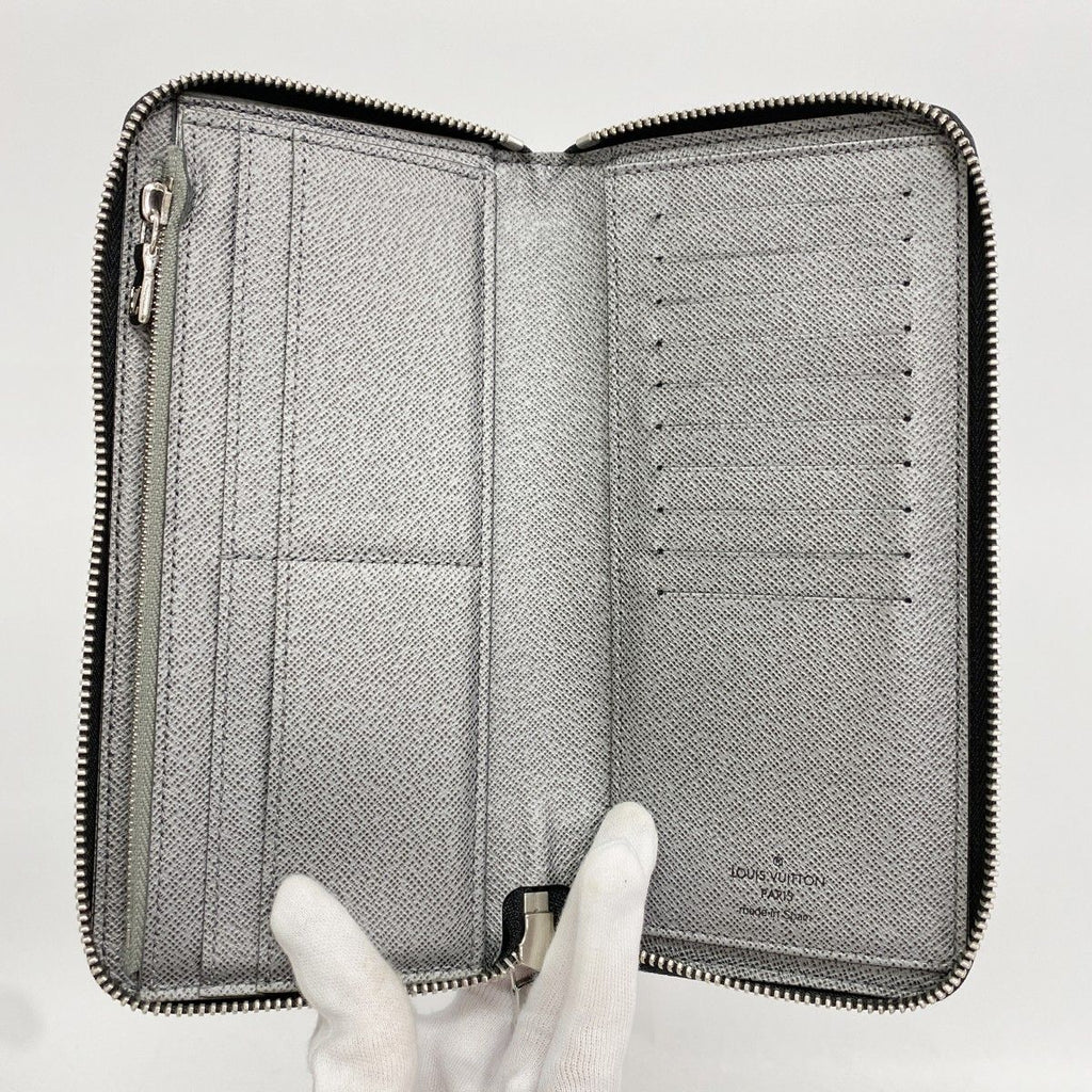 Louis Vuitton Wallet Taigarama Zippy Vertical Silver — view 3