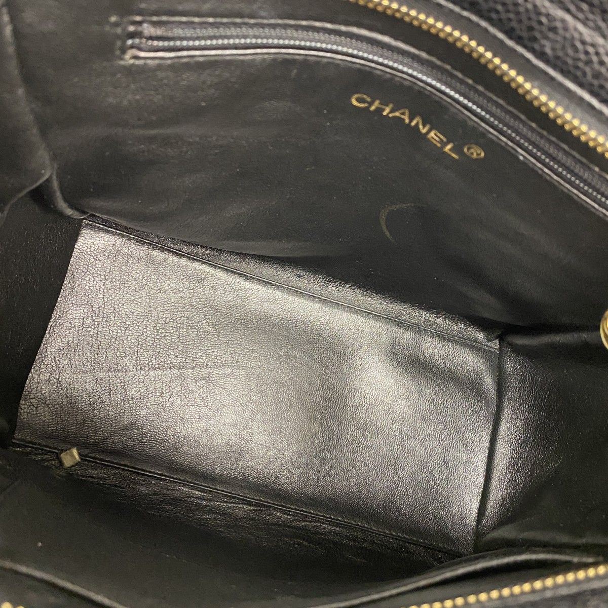 Chanel Shoulder Bag Quilted Caviar Leather Black Gold — view 4