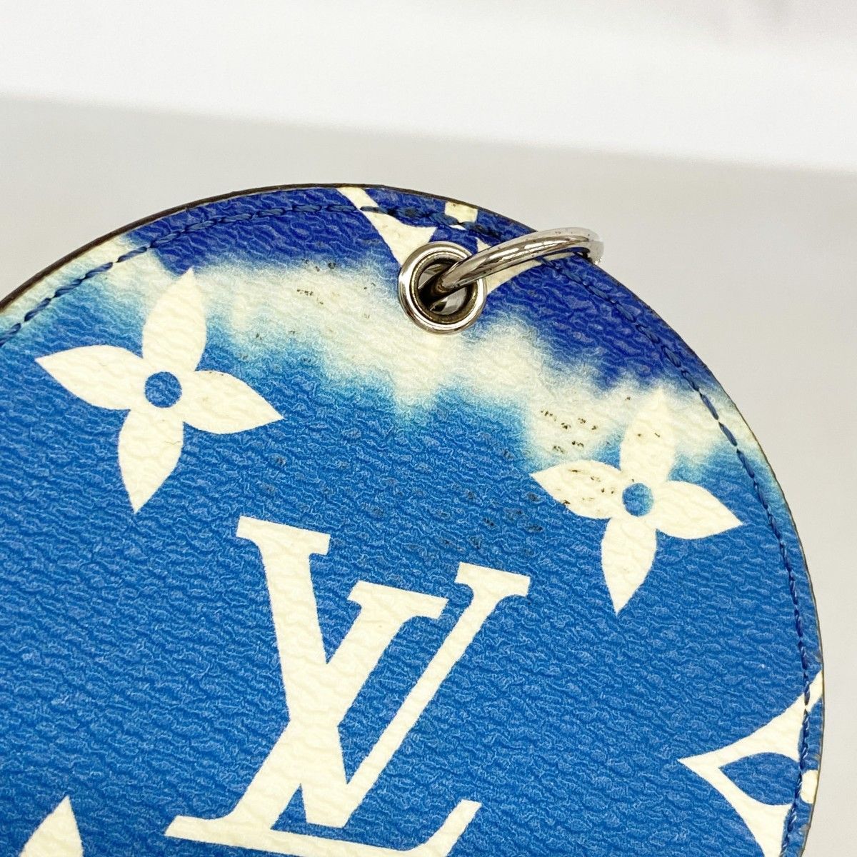 Louis Vuitton Key Holder Charm LV Escal Porte Cles Ilustre Blue — view 4