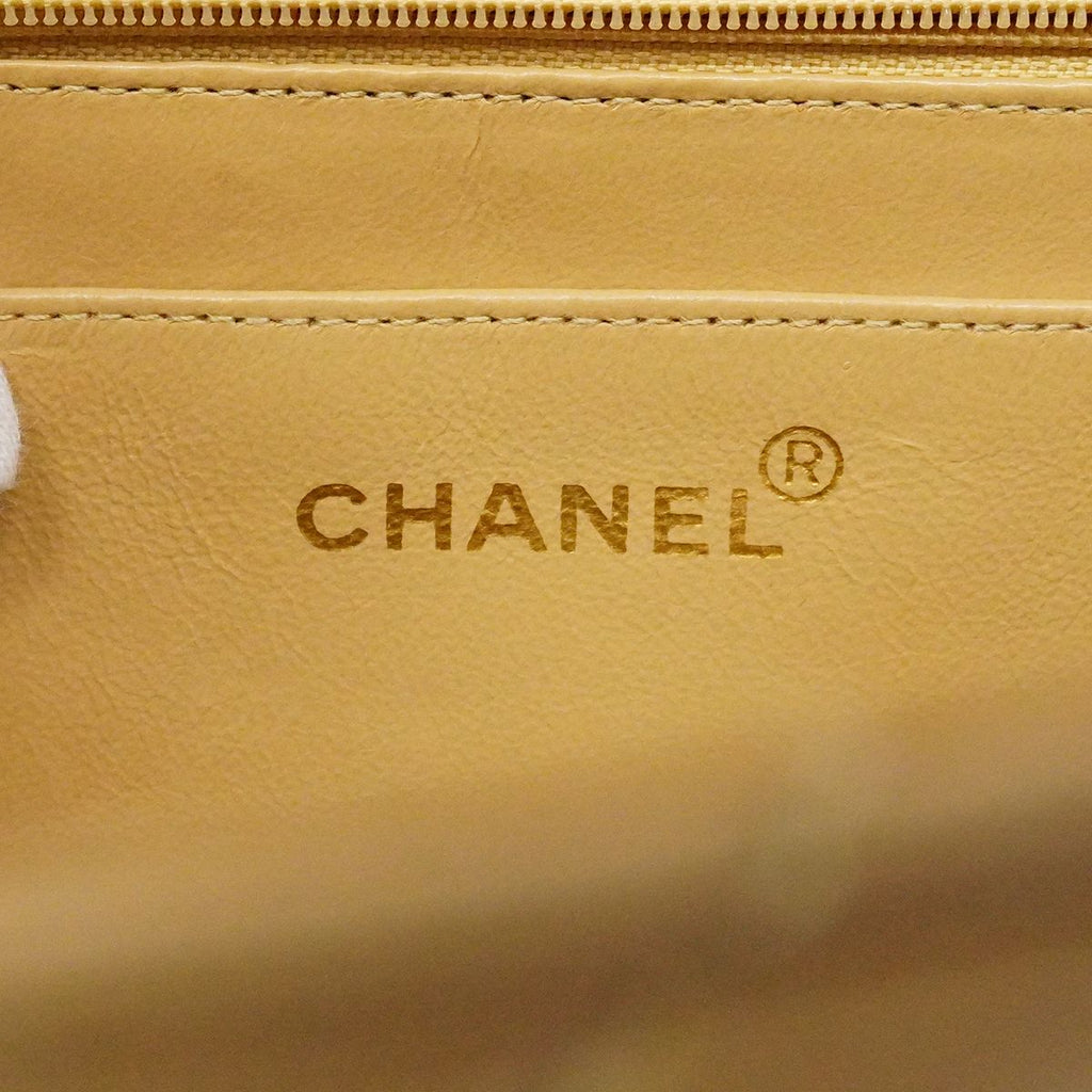 Chanel Shoulder Bag Deca Quilted Lambskin Beige Gold — view 5