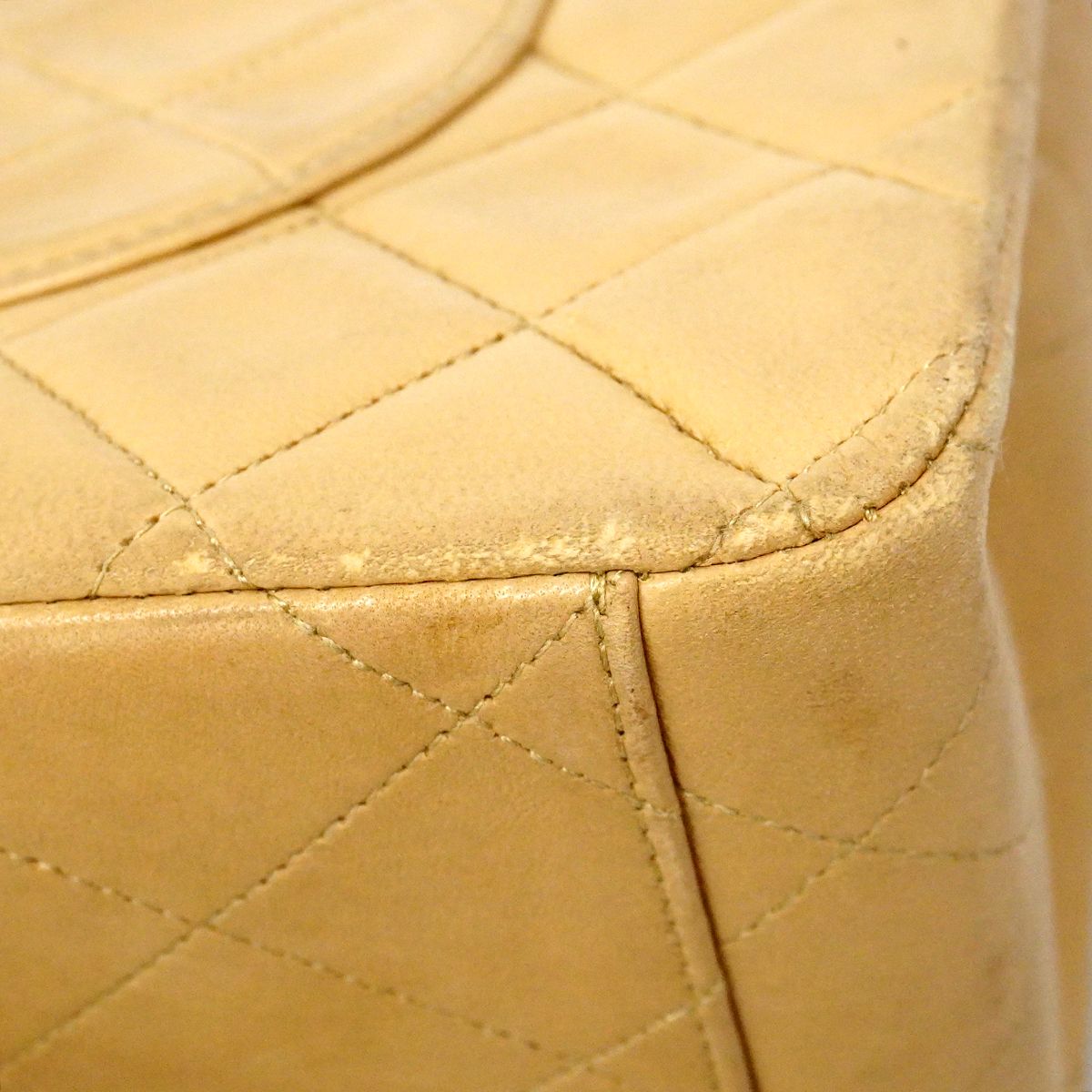 Chanel Shoulder Bag Deca Quilted Lambskin Beige Gold — view 6