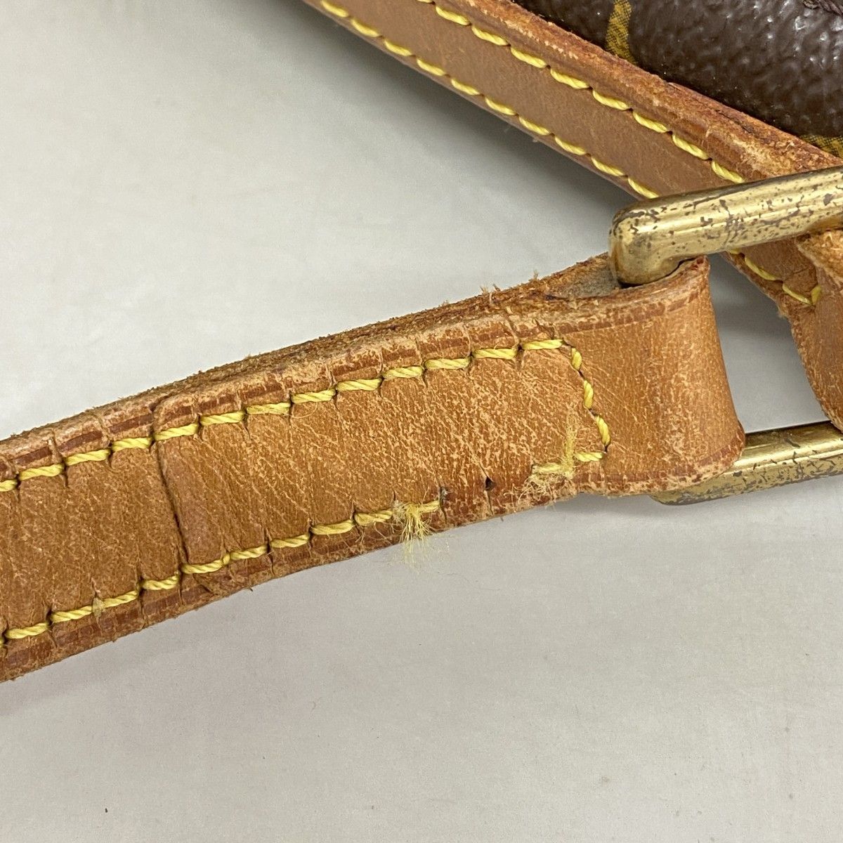 Louis Vuitton Shoulder Bag Monogram Cite MM Brown — view 7