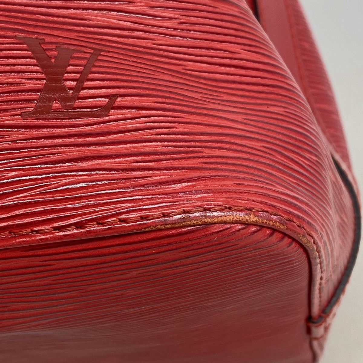 Louis Vuitton Shoulder Bag Epi Petit Noe Castilian — view 7